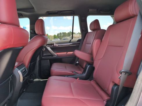 Used 2022 Lexus GX 460 Luxury w/ Sport Design Package AWD/4WD image 29