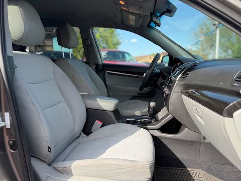 Used 2013 Kia Sorento LX AWD/4WD image 6