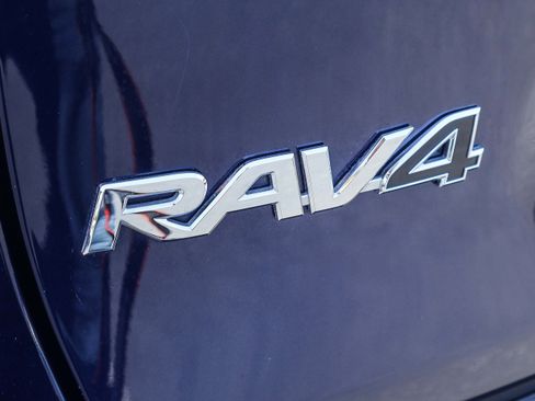 Used 2025 Toyota RAV4 XLE AWD/4WD image 24