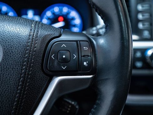 Used 2015 Toyota Highlander Limited image 19