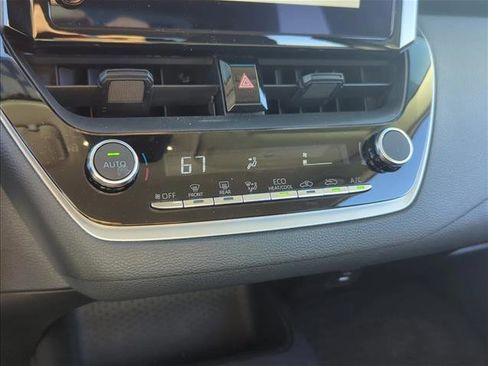 Certified 2025 Toyota Corolla LE image 15