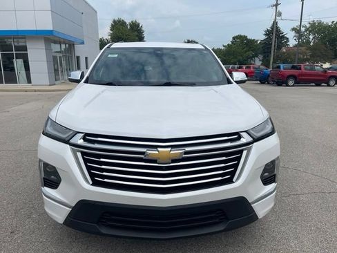 Used 2023 Chevrolet Traverse Premier AWD/4WD image 3