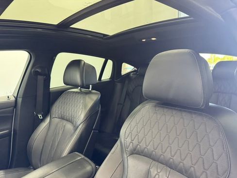 Used 2023 BMW X6 xDrive40i w/ M Sport Package image 5