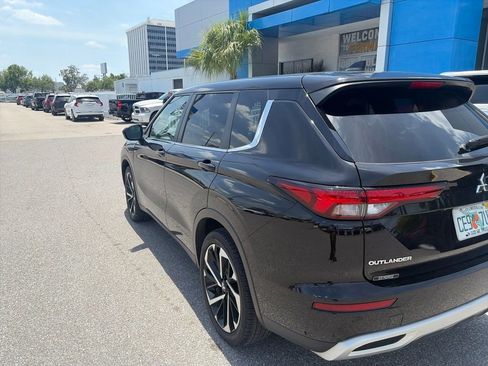 Used 2022 Mitsubishi Outlander SE AWD/4WD image 6