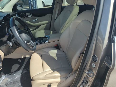 Used 2020 Mercedes-Benz GLC 300 w/ Premium Package image 12