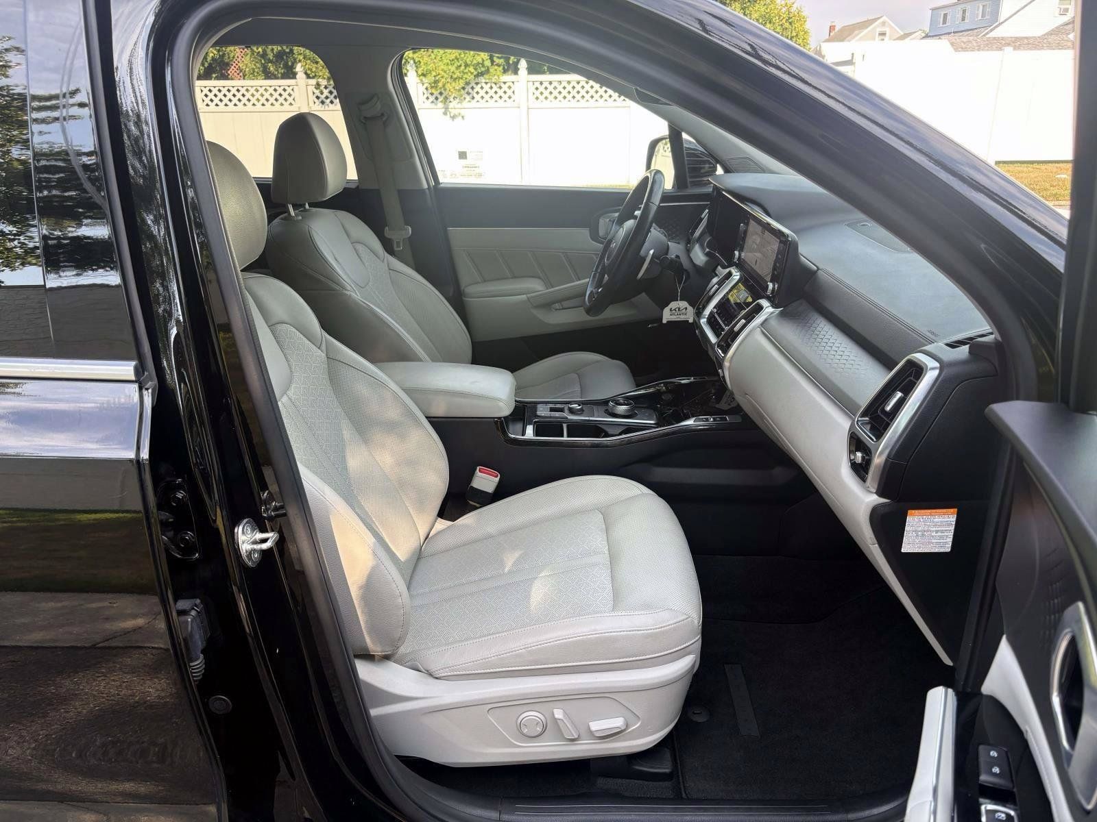Certified 2023 Kia Sorento SX Prestige AWD/4WD image 23