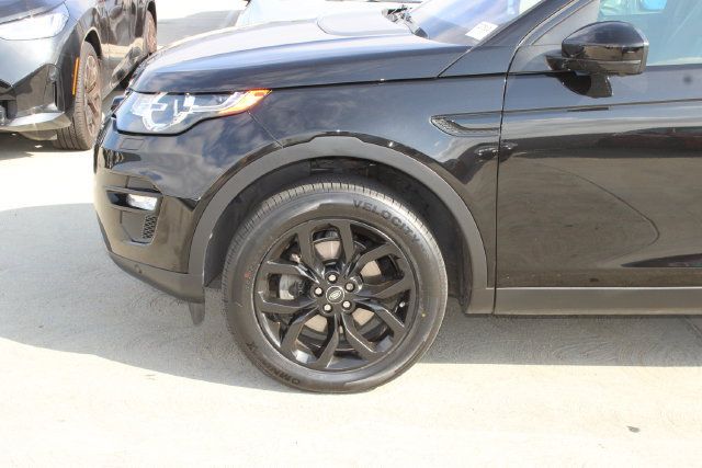 Used 2017 Land Rover Discovery Sport HSE AWD/4WD image 4
