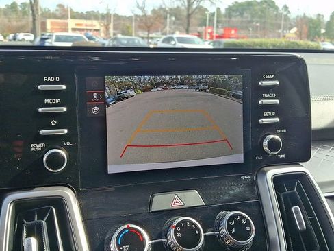 Used 2023 Kia Sorento LX image 20