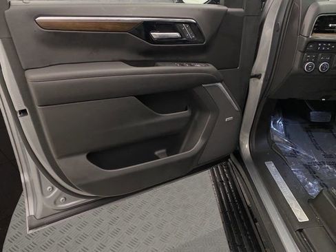 New 2026 Chevrolet Suburban High Country image 27