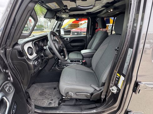 Used 2024 Jeep Wrangler Sport S image 15