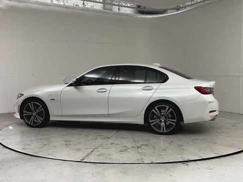 Used 2023 BMW 330e xDrive w/ Driving Assistance Package AWD/4WD image 2