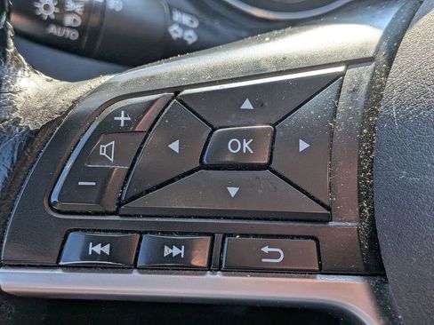 Used 2021 Nissan Rogue Sport SV image 13