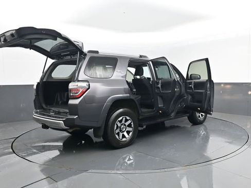 Used 2018 Toyota 4Runner TRD Off-Road image 29