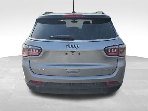 Used 2022 Jeep Compass Limited image 7