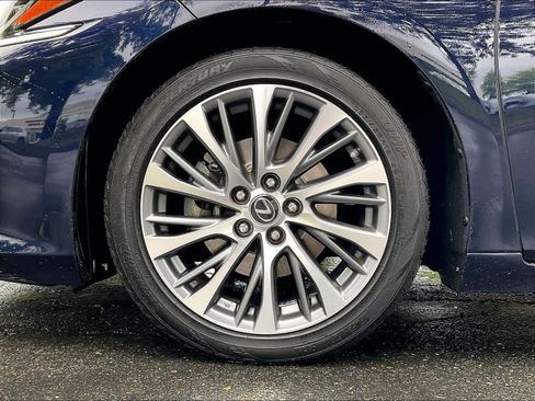 Used 2019 Lexus ES 350 w/ Accessory Package 2 FWD image 12