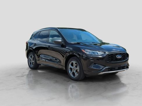 Used 2024 Ford Escape ST-Line w/ Tech Pack #1 AWD/4WD image 2