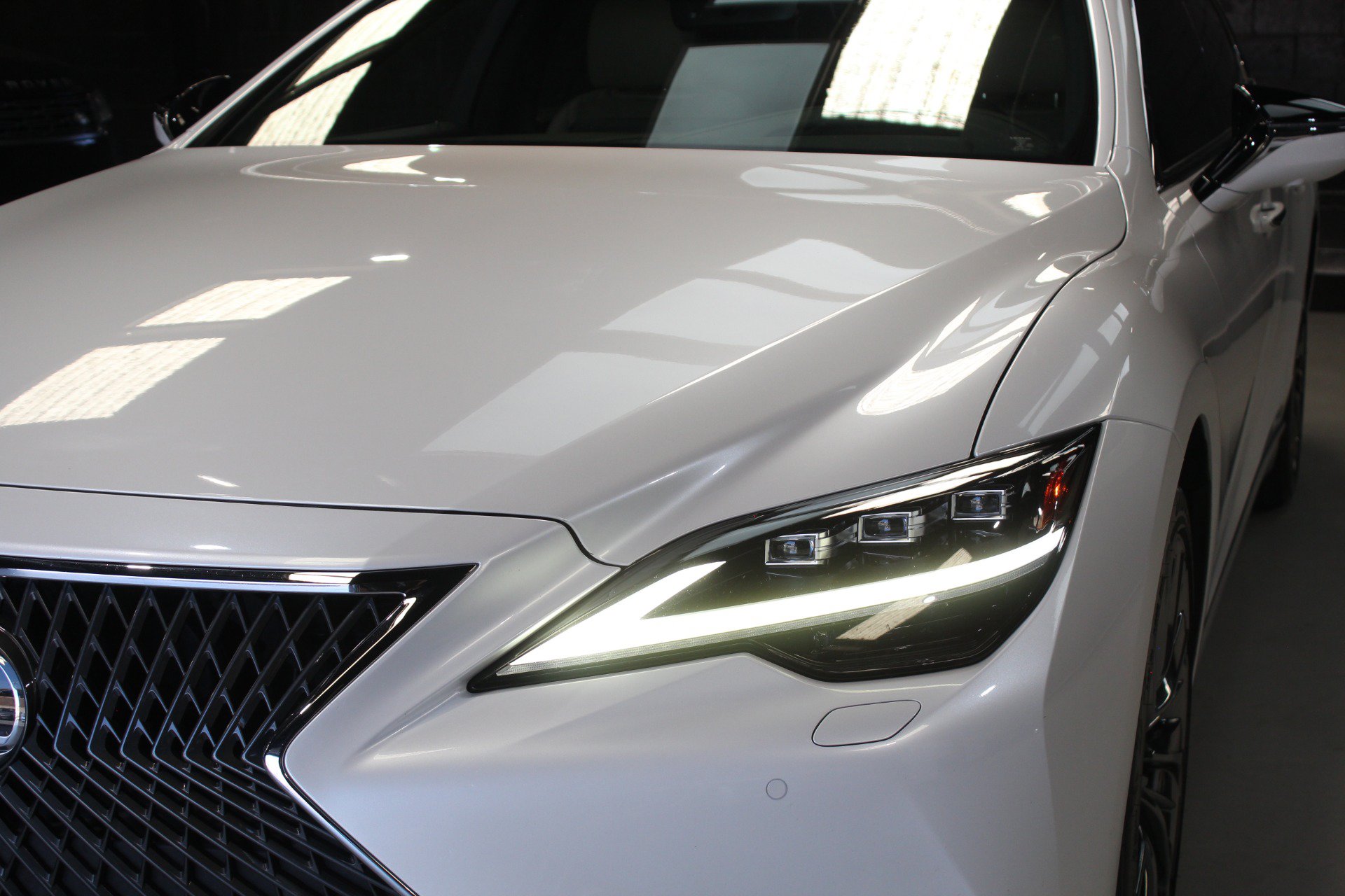 Used 2022 Lexus LS 500 w/ Interior Upgrade Package RWD image 7