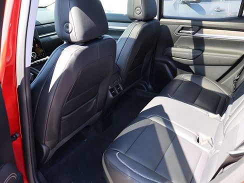 New 2026 GMC Terrain Denali w/ LPO, Black Badging Package AWD/4WD image 12