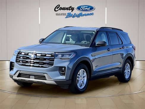 New 2026 Ford Explorer Active w/ Active Comfort Package image 2