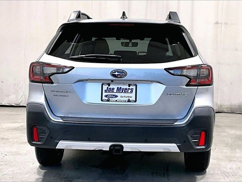 Used 2022 Subaru Outback Limited image 3
