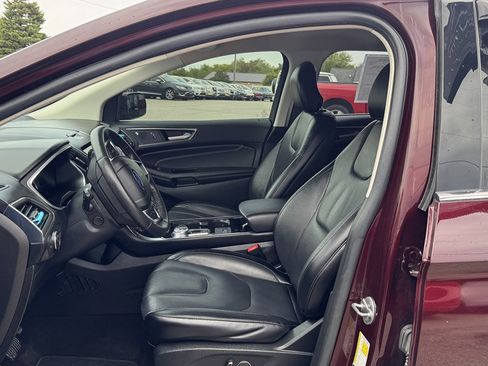 Used 2019 Ford Edge Titanium w/ Cold Weather Package AWD/4WD image 16