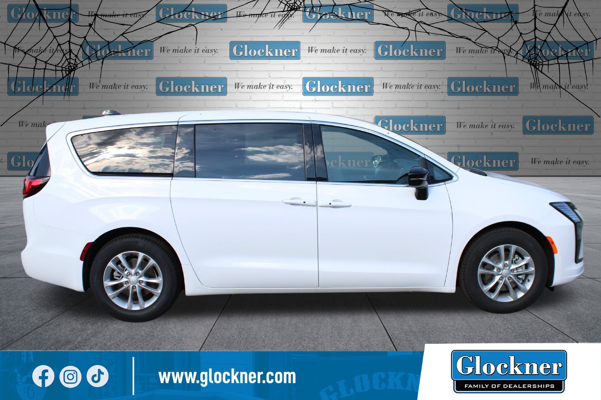 New 2027 Chrysler Pacifica Select FWD image 4