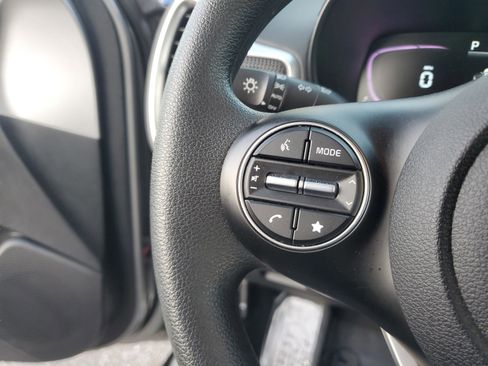 Certified 2025 Kia Soul LX w/ LX Technology Package FWD image 25