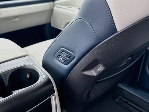 Certified 2026 Kia Carnival EX FWD image 38