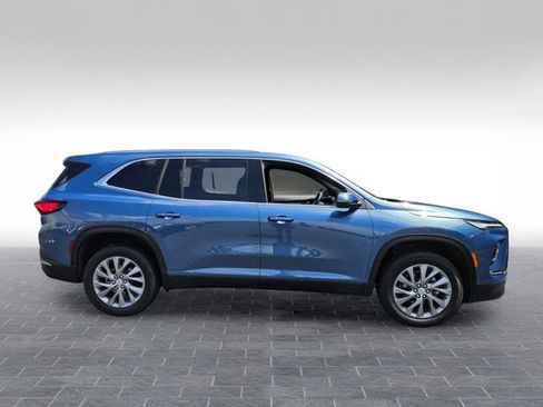 Used 2025 Buick Enclave Preferred FWD image 4