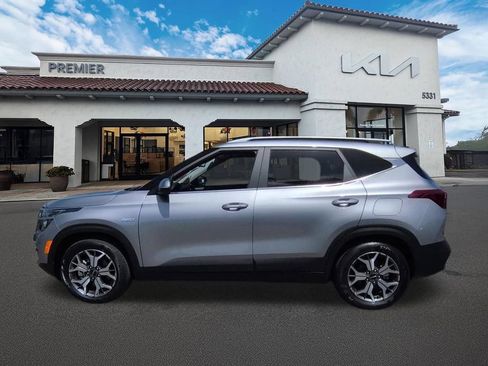 Certified 2022 Kia Seltos EX AWD/4WD image 5