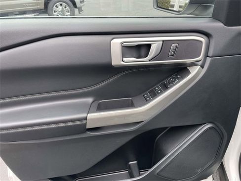 Used 2023 Ford Explorer XLT w/ Equipment Group 202A image 12