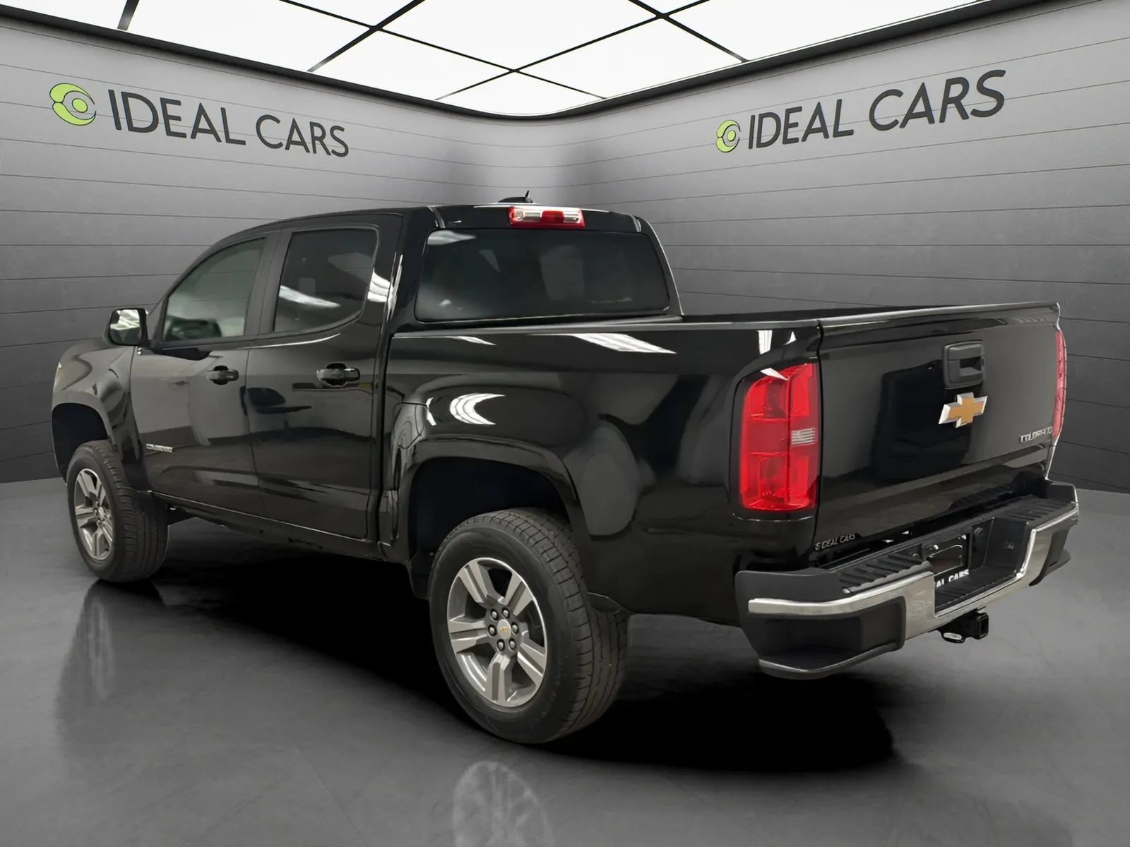 Used 2017 Chevrolet Colorado W/T w/ Custom Special Edition RWD image 7