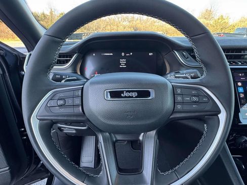 New 2025 Jeep Grand Cherokee L Altitude AWD/4WD image 19