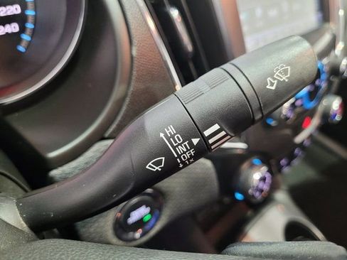 Used 2017 Chevrolet Cruze LT image 34