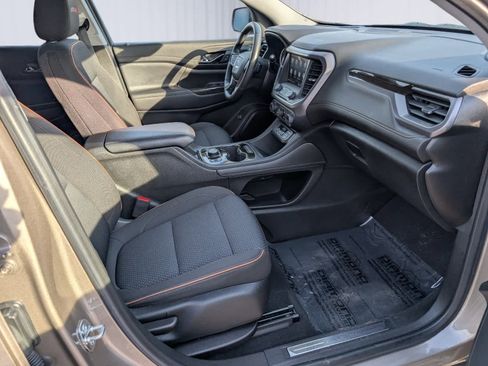 Certified 2023 GMC Acadia AT4 image 8