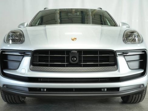 New 2025 Porsche Macan image 11