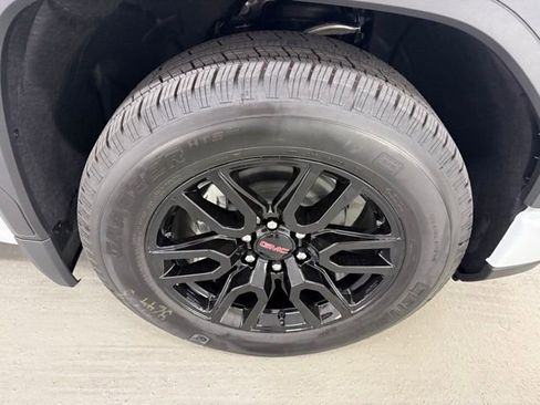 New 2026 GMC Sierra 1500 Elevation image 4