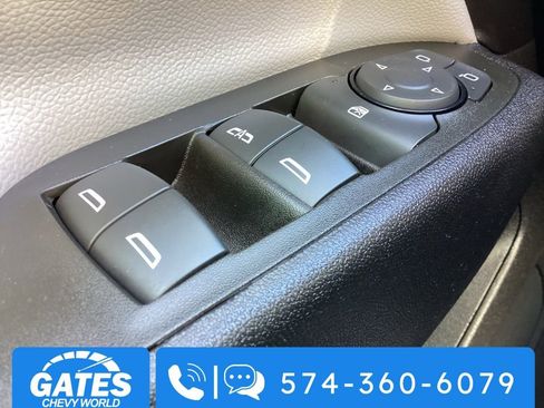 Used 2024 Chevrolet Equinox LS w/ LS Convenience Package image 21