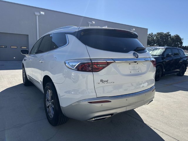Used 2024 Buick Enclave Essence FWD image 5