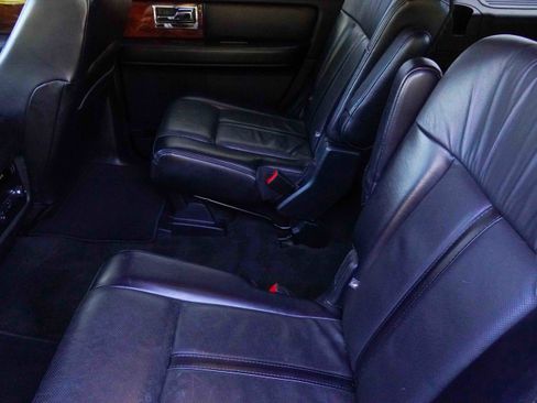 Used 2017 Lincoln Navigator Select image 36