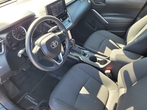 Used 2022 Toyota Corolla Cross LE w/ Black Badges Package (TMS) AWD/4WD image 9