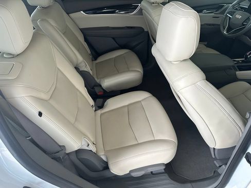 Used 2021 Cadillac XT6 Premium Luxury AWD/4WD image 33
