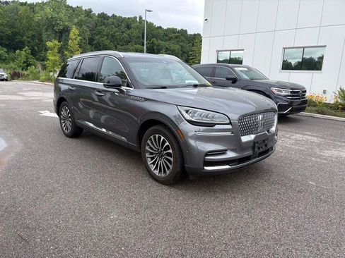Used 2022 Lincoln Aviator Reserve w/ Equipment Group 201A AWD/4WD image 4