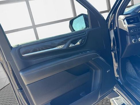 Used 2021 GMC Yukon XL Denali w/ Denali Premium Package AWD/4WD image 26
