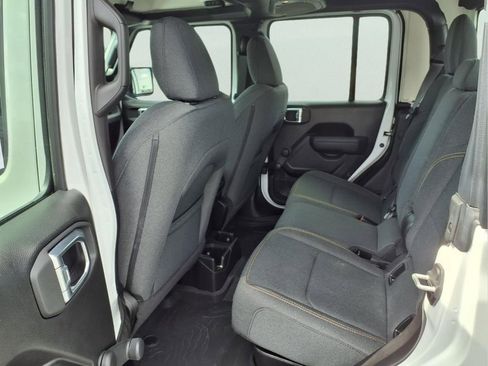 Used 2024 Jeep Gladiator Sport image 20