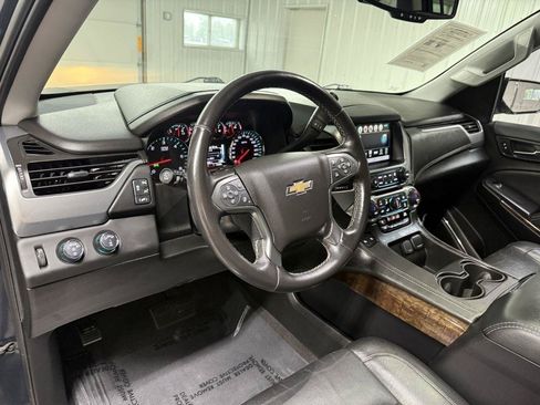 Used 2020 Chevrolet Suburban LT AWD/4WD image 17