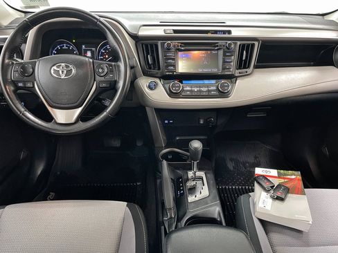 Used 2018 Toyota RAV4 XLE image 2