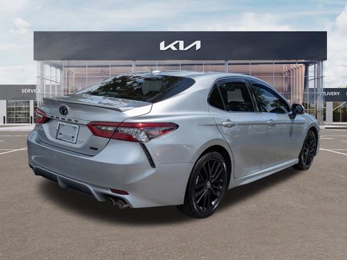 Used 2024 Toyota Camry XSE FWD image 4