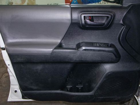 Used 2020 Toyota Tacoma SR RWD image 8