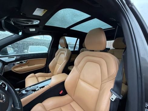 Used 2018 Volvo XC90 T6 Momentum w/ Convenience Package AWD/4WD image 25